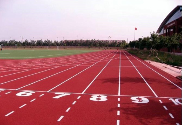塑膠跑道主要分為哪幾類(lèi)功能特點(diǎn)是怎樣的？